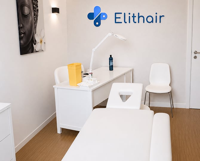 Der Behandlungsraum von Elithair für den PRP Standort in München