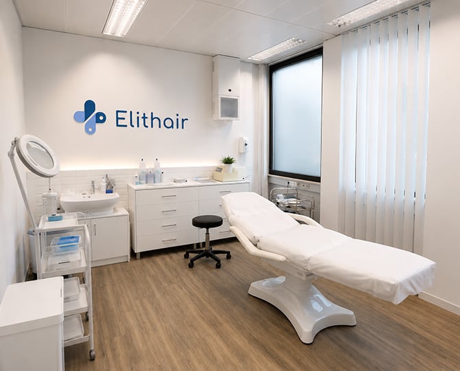 Der Behandlungsraum von Elithair für den PRP Standort in Stuttgart